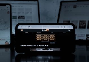 Pornhub: Γιατί επιζητά ένα «βαρετό πορνό» και ποια η σημασία της σεξουαλικής έκφρασης;