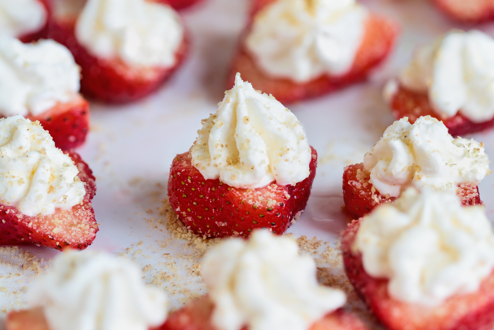 Γεμιστές φράουλες – Ένα δροσερό καλοκαιρινό σνακ