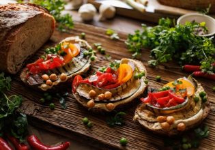 Σπιτικές αλμυρές μπρουσκέτες