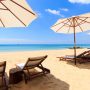 Αττική όπως λέμε… Μύκονος: Σε ποια παραλία κοστίζουν οι ξαπλώστρες 80 ευρώ