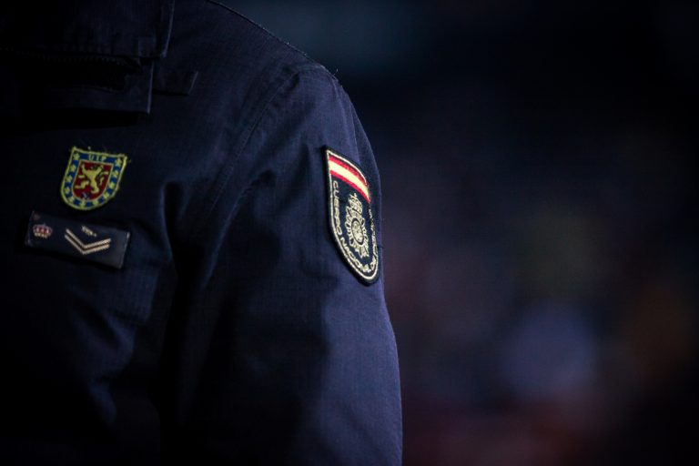 Αστυνομικός διευθυντής μοίραζε ρεπό ανάλογα με τις συλλήψεις μεταναστών