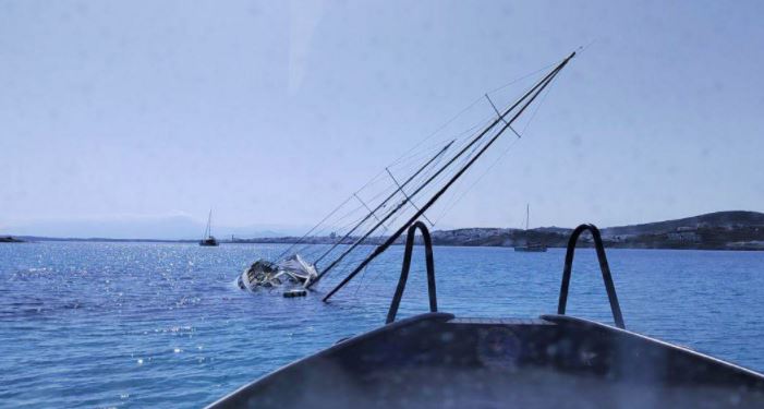 Επιχείρηση διάσωσης στην Πάρο – Βυθίζεται σκάφος