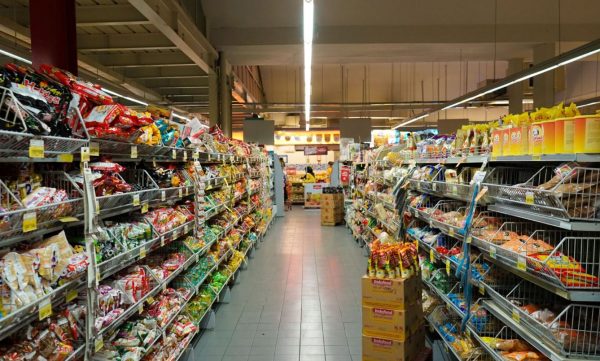 Βρετανία, οι… «εντιμότατοι κλέφτες» των ραφιών