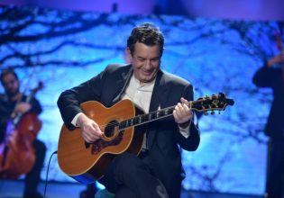 Σταμάτης Σπανουδάκης: Απαγορεύει στη «Νίκη» να χρησιμοποιεί το «Ψυχή μου μη λυγίζεις» ως επίσημο ύμνο