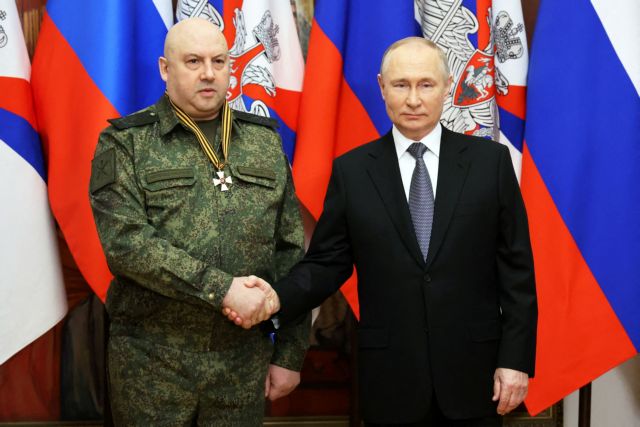 Ρωσία: Το ενδεχόμενο κατάρρευσης του Πούτιν και μια «τρομακτική» απόφαση... του ΝΑΤΟ