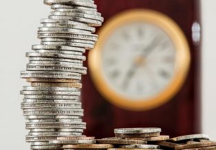 Πρόωρες συντάξεις για γονείς δημόσιου και ιδιωτικού τομέα