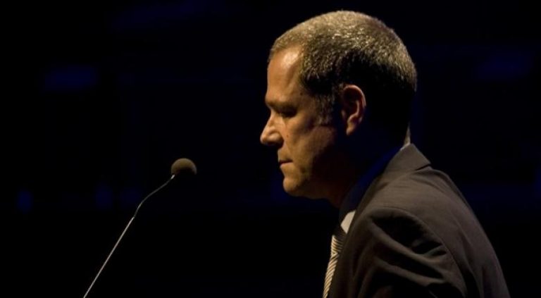 Τζήμερος είσαι και φαίνεσαι…