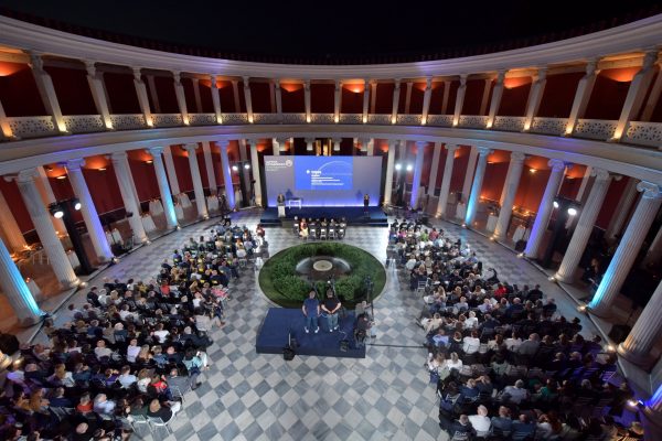 Από τον καρκίνο στην τεχνητή νοημοσύνη: Οι τέσσερις επιστήμονες των φετινών Βραβείων Μποδοσάκη