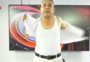 Τούρκος παρουσιαστής γδύθηκε on air – Σαν ένδειξη διαμαρτυρίας για τους σεισμόπληκτους