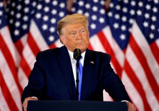 ΗΠΑ: Παραδοχή… Τραμπ για κατοχή απόρρητου εγγράφου με ενδεχόμενη επίθεση στο Ιράν