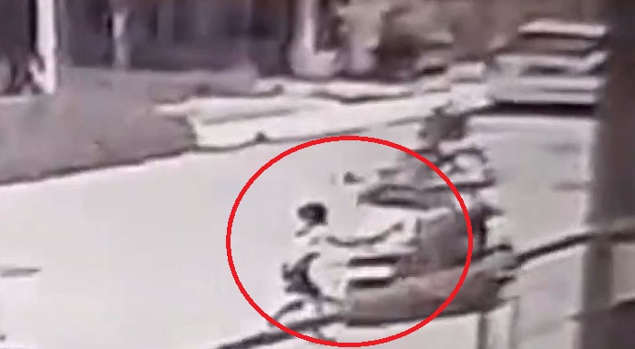 Λαμία: Μηχανάκι παρασύρει 5χρονο και τον εγκαταλείπει – Βίντεο ντοκουμέντο