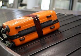 Εκλογές 2023: Απρόοπτο με δικαστική αντιπρόσωπο – Έχασε την βαλίτσα της στο αεροδρόμιο