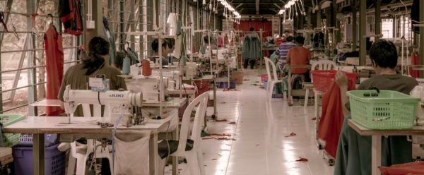 Μια μέρα από τη ζωή ενός εργαζόμενου στο fast fashion -Ουρά στις τουαλέτες, ύπνος με 60 άτομα