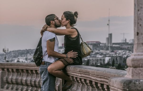 Σεξουαλική ζωή έχει το 20% των εφήβων από την ηλικία των 16 ετών