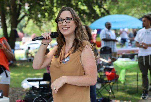 Σάρα ΜακΜπράιντ: Η τρανς γυναίκα που διεκδικεί μια θέση στο Κογκρέσο των ΗΠΑ