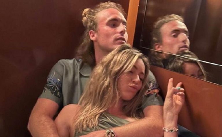 Και νέα φωτογραφία του Τσιτσιπά αγκαλιά με την Μπαντόσα