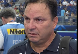 Συγκλόνισε ο Βλάχος με δάκρυα στα μάτια: «Οφείλω μια συγγνώμη στα παιδιά…»