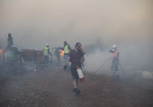 «Η χειρότερη καταστροφή των τελευταίων ετών» – Ο δήμαρχος Σαρωνίδας για την καταστροφική φωτιά