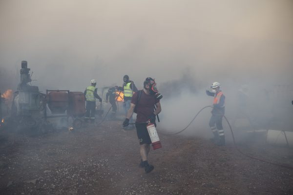 «Η χειρότερη καταστροφή των τελευταίων ετών» – Ο δήμαρχος Σαρωνίδας για την καταστροφική φωτιά