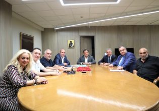 Άδωνις Γεωργιάδης: Συνάντηση εργασίας με τον πρόεδρο της Ομοσπονδίας εργαζόμενων στον επισιτισμό – τουρισμό