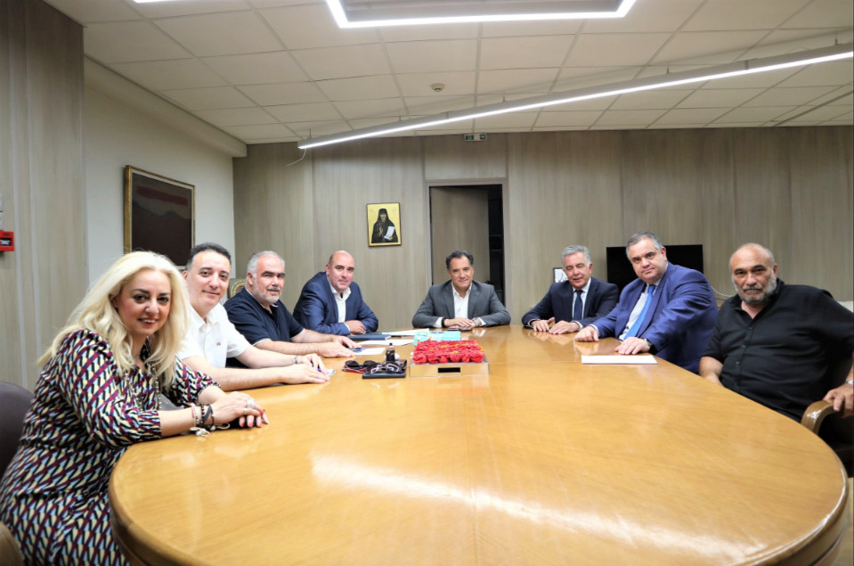 Άδωνις Γεωργιάδης: Συνάντηση εργασίας με τον πρόεδρο της Ομοσπονδίας εργαζόμενων στον επισιτισμό – τουρισμό