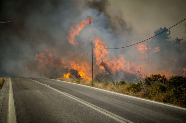 Fiery inferno for the 8th day in Rhodes – Fire fronts raging in Karystos and Corfu