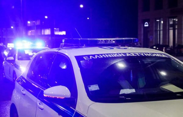 «Μάχη» ηλικιωμένου με ληστή στο διαμέρισμά του στον Νέο Κόσμο – Ο δράστης τον χτύπησε με αλυσίδα στο κεφάλι