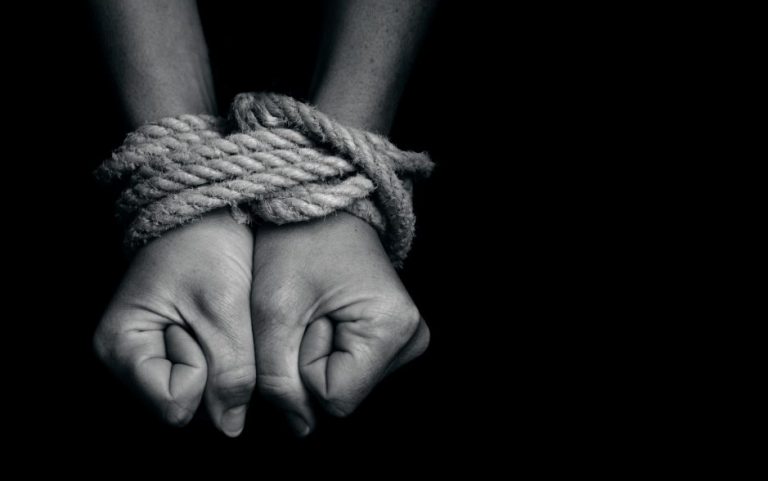 Βόλος: 19χρονος απήγαγε 15χρονη και ετοιμάζει… γάμο – «Αγαπιόμαστε»