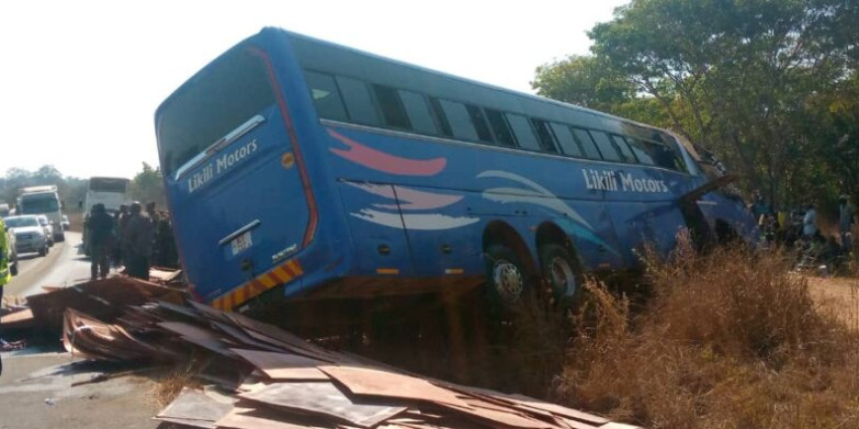 Ζάμπια: Τέσσερις νεκροί και 25 τραυματίες από τη σύγκρουση λεωφορείου με φορτηγό