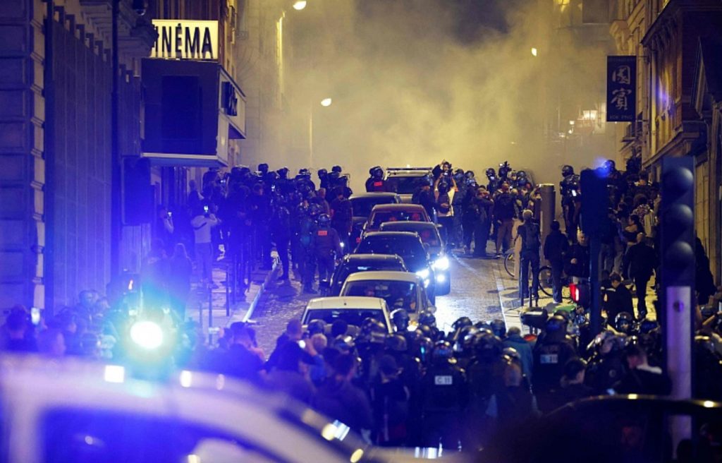 Γαλλία: Επίθεση σε σπίτι δημάρχου κοντά στο Παρίσι και η διαμαρτυρία του κινεζικού προξενείου στη Μασσαλία