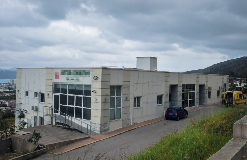 Γηροκομείο στα Χανιά: Αποφυλακίστηκαν οι ιδιοκτήτριες – Απαγορεύεται να πλησιάσουν την δομή