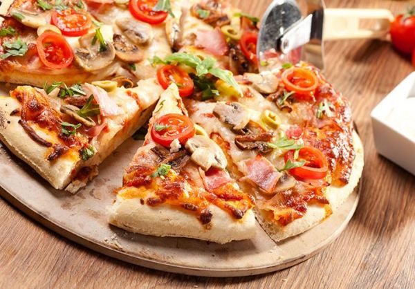 Η πιο αηδιαστική πίτσα του διαδικτύου – Δεν θα την δοκιμάζατε ποτέ