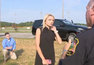 Ρεπόρτερ έτρεξε να καλύψει έκτακτο γεγονός και τελικά της έγινε πρόταση γάμου