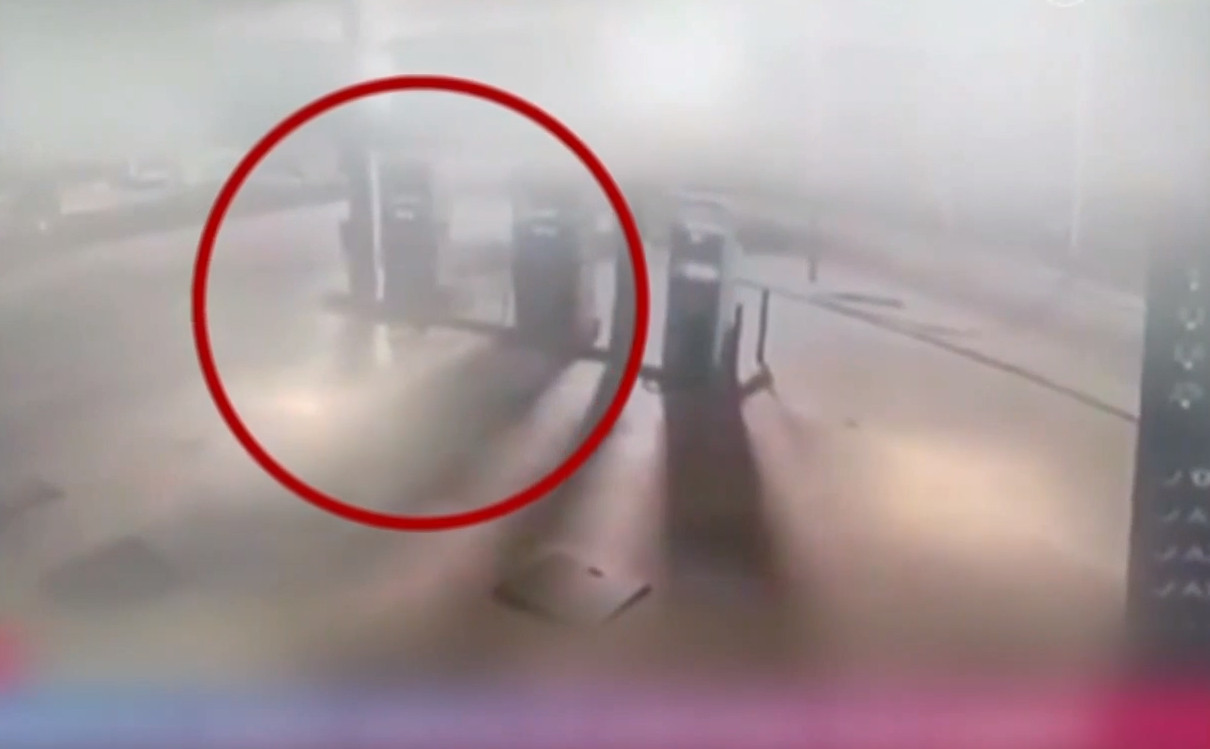Βίντεο ντοκουμέντο από εμπρησμό σε πρατήριο καυσίμων στον Βόλο