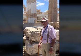 Επισκέφτηκε την πατρίδα του για πρώτη φορά στα 89 του έτη και έγινε viral στο Tik Tok