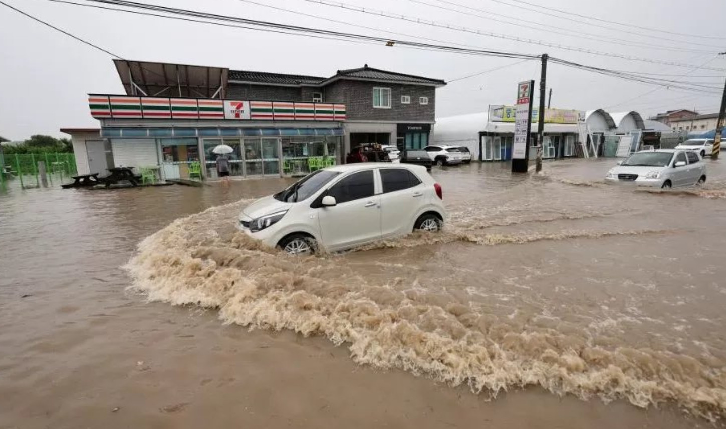 Νότια Κορέα: Επτά νεκροί, τρεις αγνοούμενοι, πάνω από 1.500 εκτοπισθέντες από πλημμύρες