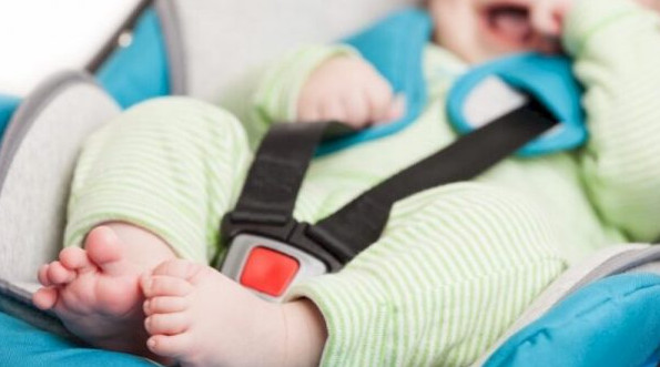 Ελεύθεροι αφέθηκαν οι δύο Ιάπωνες που άφησαν το μωρό τους στο αμάξι για να πάνε βόλτα