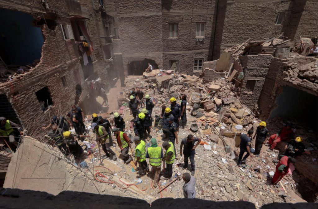 Αίγυπτος: Τουλάχιστον 9 νεκροί από κατάρρευση πολυκατοικίας στο Κάιρο