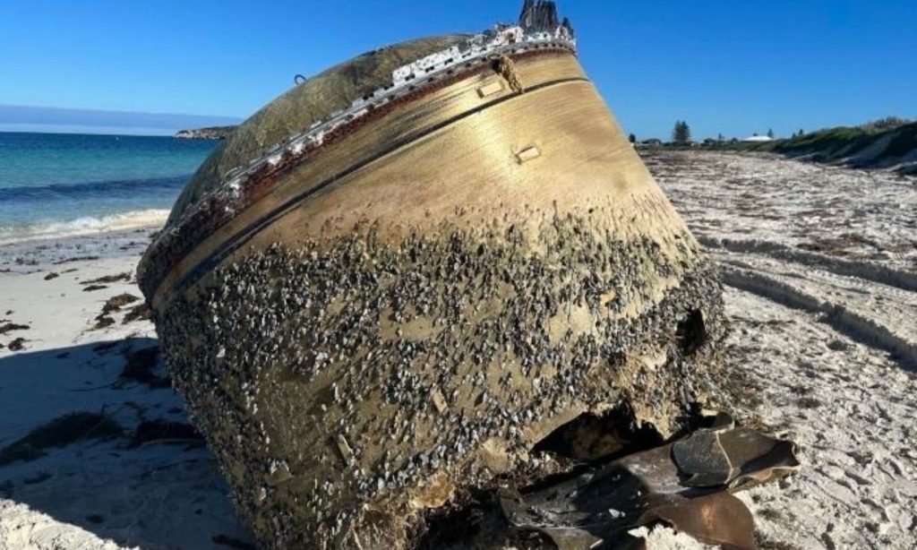 Αυστραλία: Από πού προέρχεται ο κύλινδρος που εντοπίστηκε σε παραλία και γιατί ανησυχούν οι Αρχές;