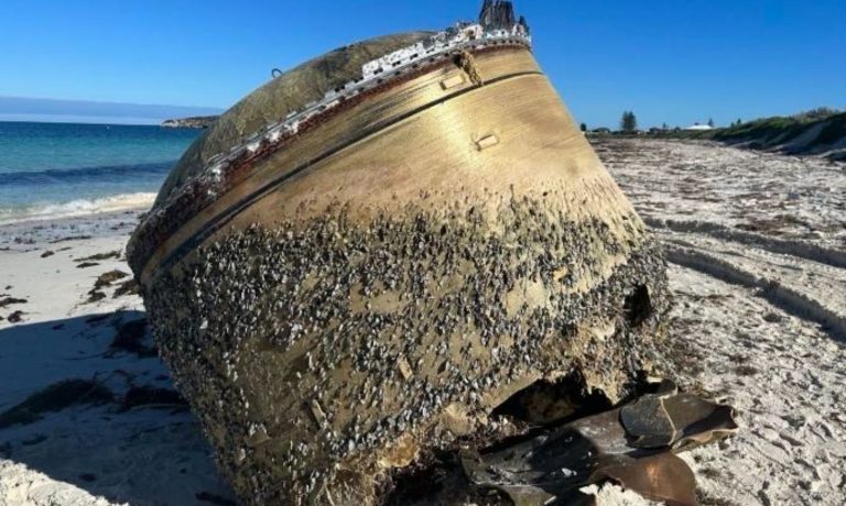 Αυστραλία: Από πού προέρχεται ο κύλινδρος που εντοπίστηκε σε παραλία και γιατί ανησυχούν οι Αρχές;