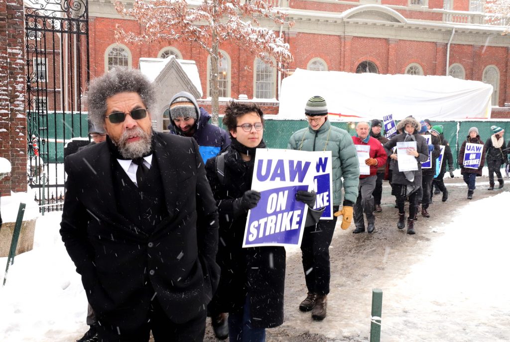 Ο Κόρνελ Γουέστ κατεβαίνει υποψήφιος για πρόεδρος και οι Δημοκρατικοί τον θεωρούν… ζημιάρη