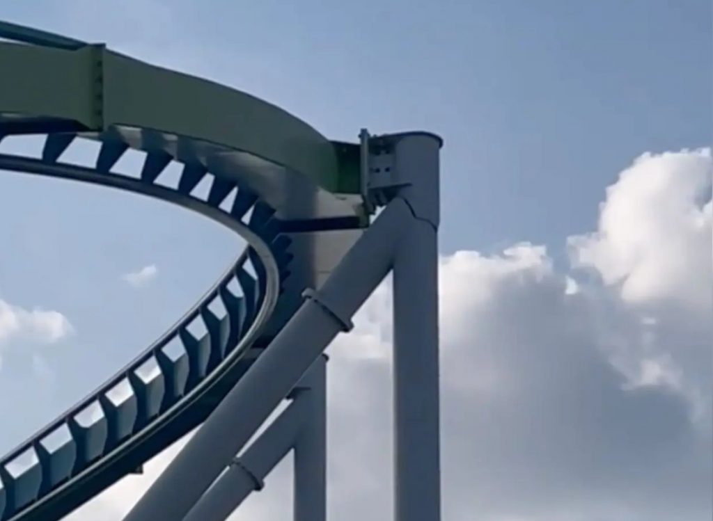 ΗΠΑ: Roller coaster – γίγας λειτουργεί με τεράστια ρωγμή σε κολόνα στήριξής του