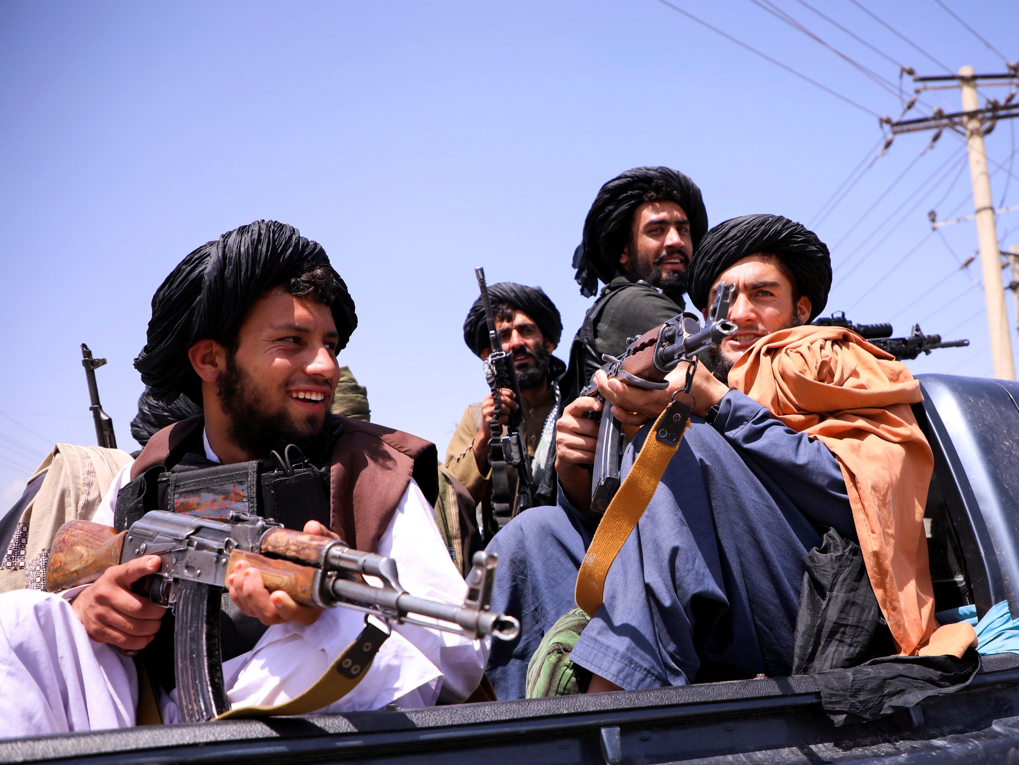 Twitter ή Threads; Οι Ταλιμπάν δίνουν την ψήφο τους στον Έλον Μασκ