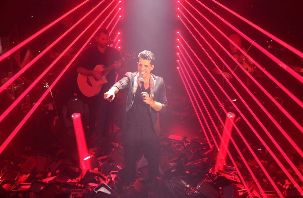 Θοδωρής Φέρρης στο in: «Σκέφτηκα να τα παρατήσω» – Η συμβουλή που τον κράτησε και η σχέση με τον Παντελή Παντελίδη