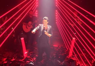 Θοδωρής Φέρρης στο in: «Σκέφτηκα να τα παρατήσω» – Η συμβουλή που τον κράτησε και η σχέση με τον Παντελή Παντελίδη