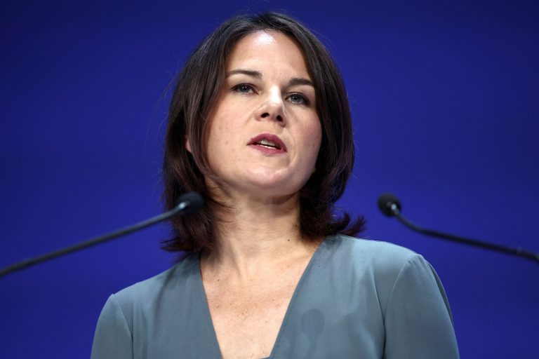 Αναλένα Μπέρμποκ: Μακάρι να μπορούσαμε να διαπραγματευτούμε με τον Πούτιν