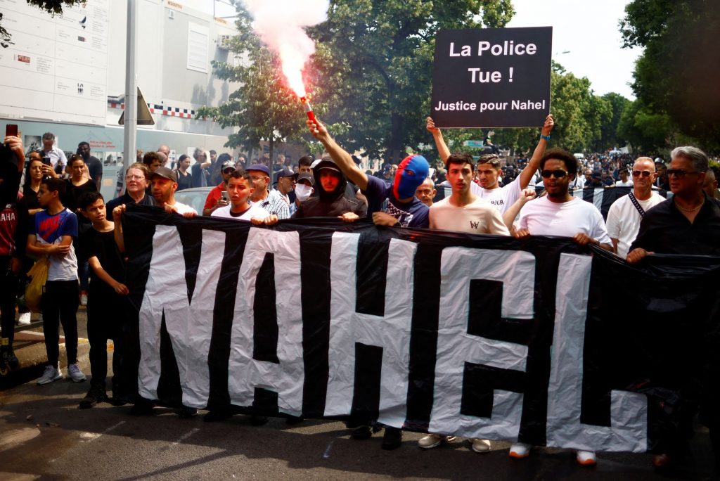 Δολοφονία 17χρονου στη Γαλλία: Οι «Ναέλ» εξεγείρονται γιατί δεν βλέπουν ελπίδα – «Μας θεωρούν λιγότερο ανθρώπους»