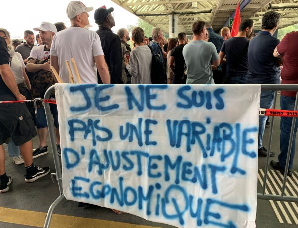 Αεροδρόμια στην Ευρώπη: Καμπανάκι για «καλοκαιρινό χάος» – Αυξημένη η επιβατική κίνηση, απεργίες ενάντια στον «εργασιακό μεσαίωνα»