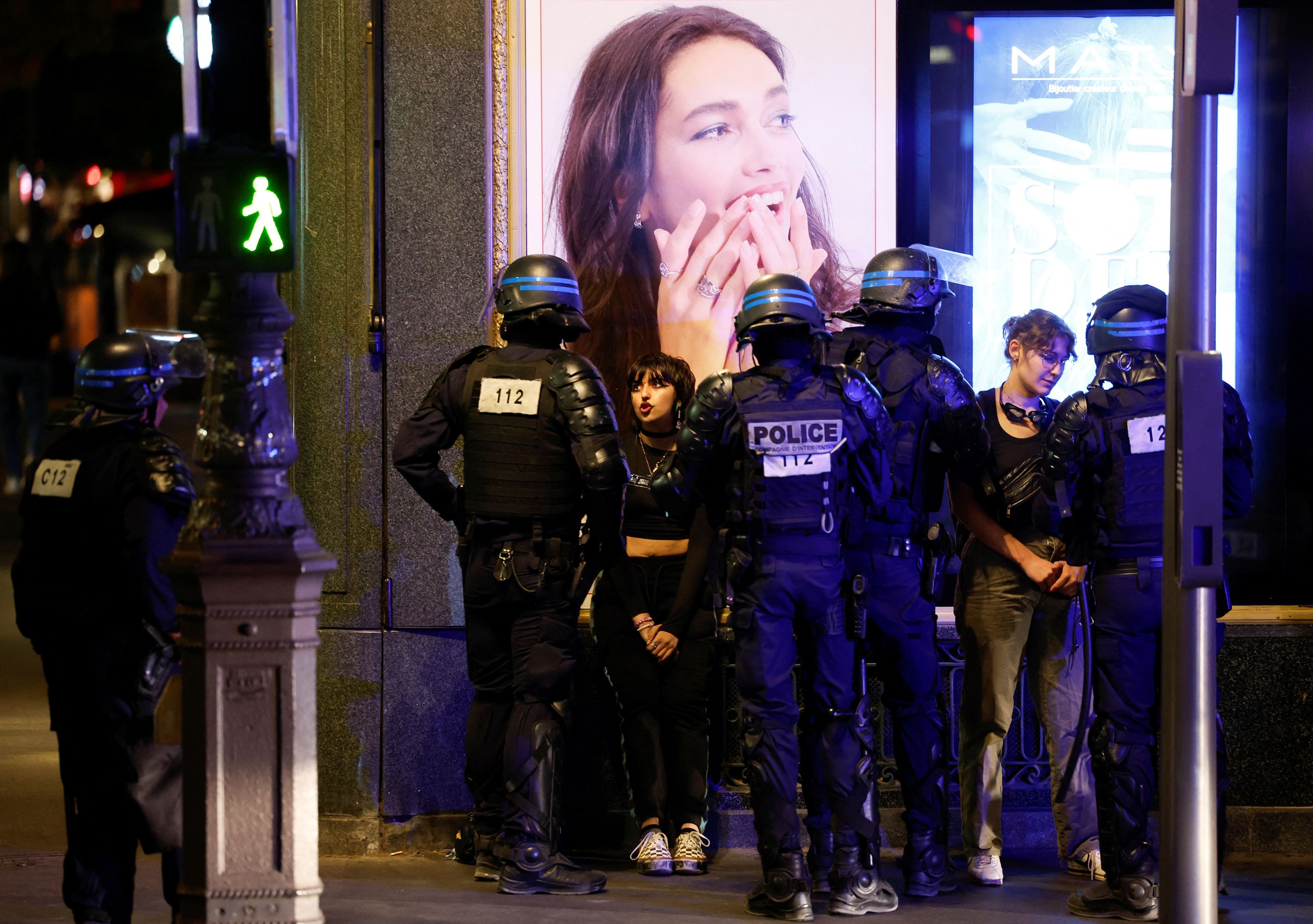 Δολοφονία 17χρονου από αστυνομικό στη Γαλλία: Σήμερα Σάββατο η κηδεία του Ναέλ - Λάδι στη φωτιά ρίχνουν κυβέρνηση και Μακρόν