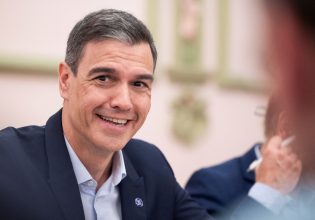 Χάνει έδαφος η Δεξιά στην Ισπανία